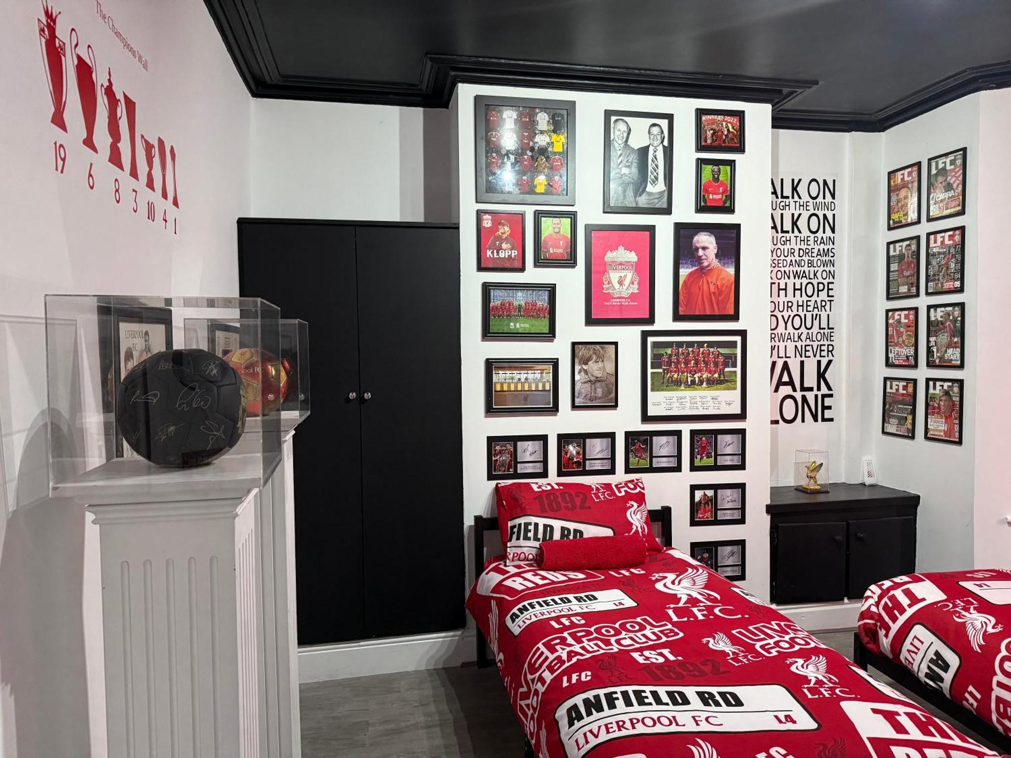 Anfield Abode - Entire Lfc Themed House Villa Liverpool Exteriör bild