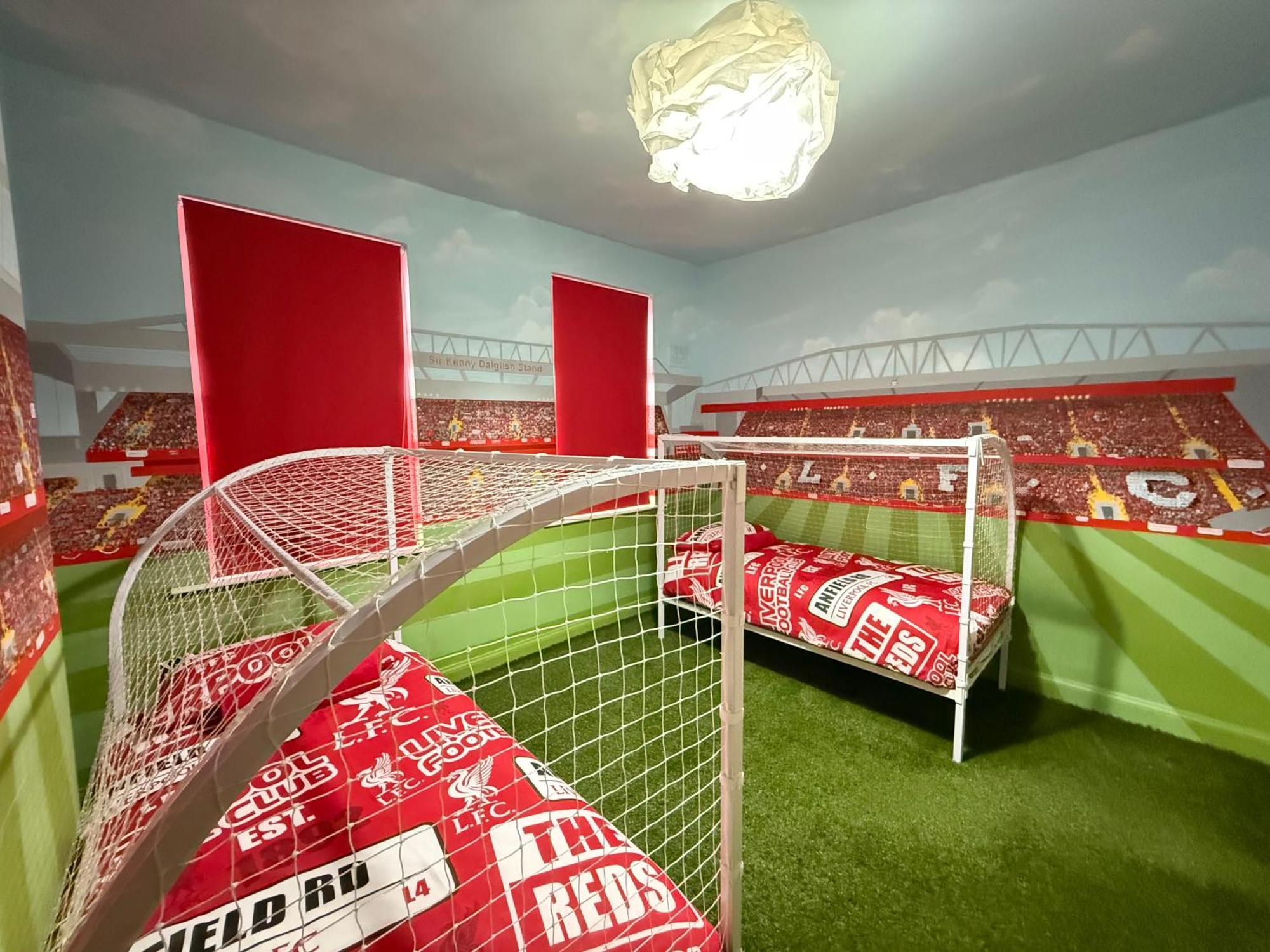 Anfield Abode - Entire Lfc Themed House Villa Liverpool Exteriör bild