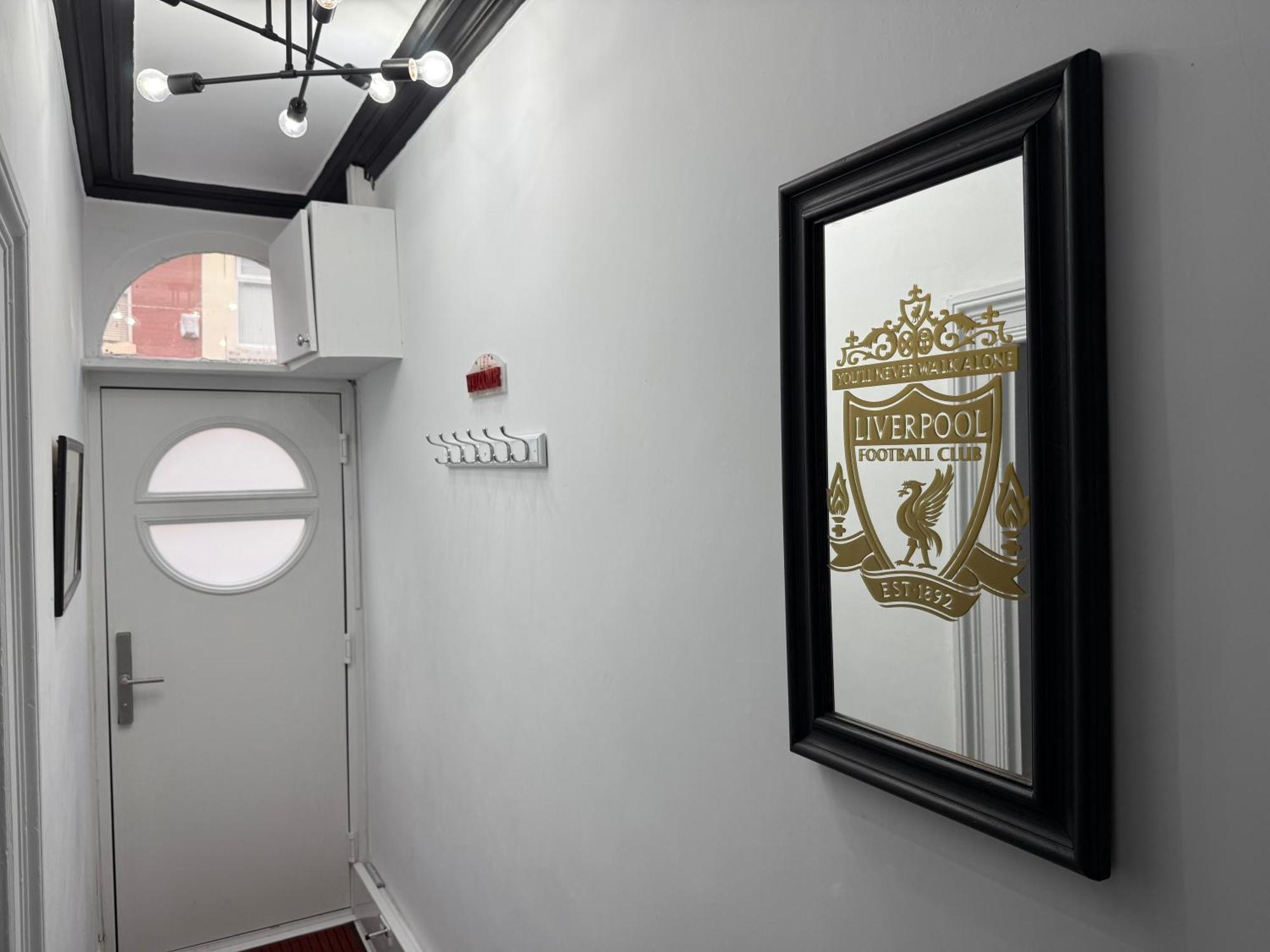 Anfield Abode - Entire Lfc Themed House Villa Liverpool Exteriör bild